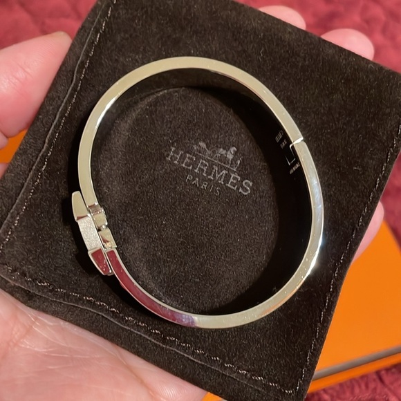 Hermès Peach Clic H Bracelet - Picture 7 of 13